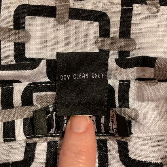 Carole Little Linen Blouse w/Buckle Embellishment - Picture 14 of 14